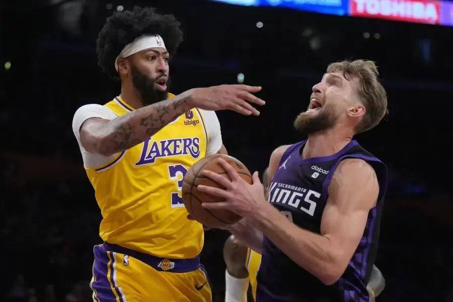 开云首页入口-包含勇士技术犯规送分，浓眉主帅怒摔战术板！！的词条