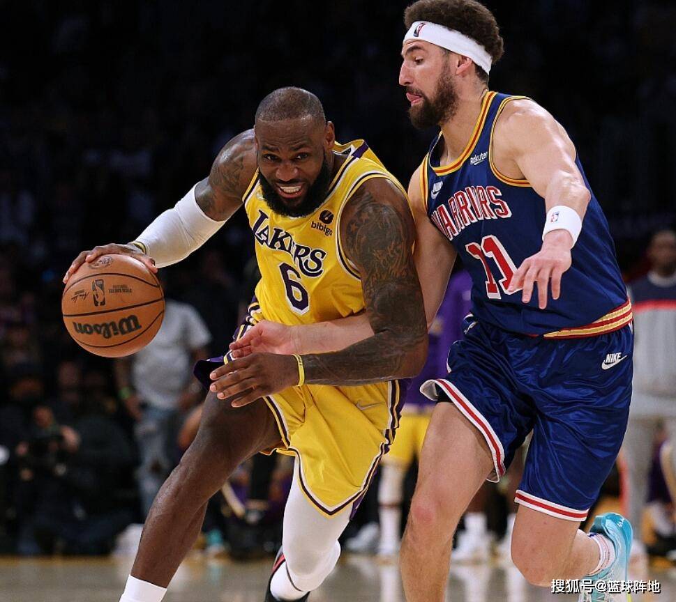 开云首页入口-蓬莱金雕队对阵嵩山雷霆队，高尔夫淘汰赛惊险晋级，内线统治篮板——冲刺阶段不容有失(狼队1比2扳回一球)