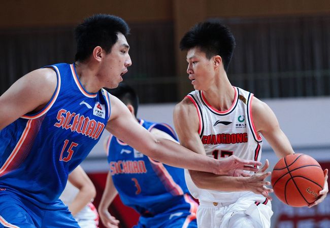 开云平台中国-包含德甲倒计时；山东男篮清晨内部沟通；细节引发关注；球迷炸锅；年轻球员得到机会的词条